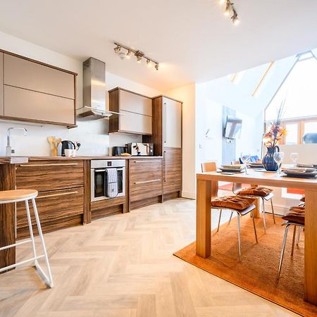カーディフLlandaff Lofts By Ty Sa - 2 Bed With Terrace - Wifiアパートメント エクステリア 写真