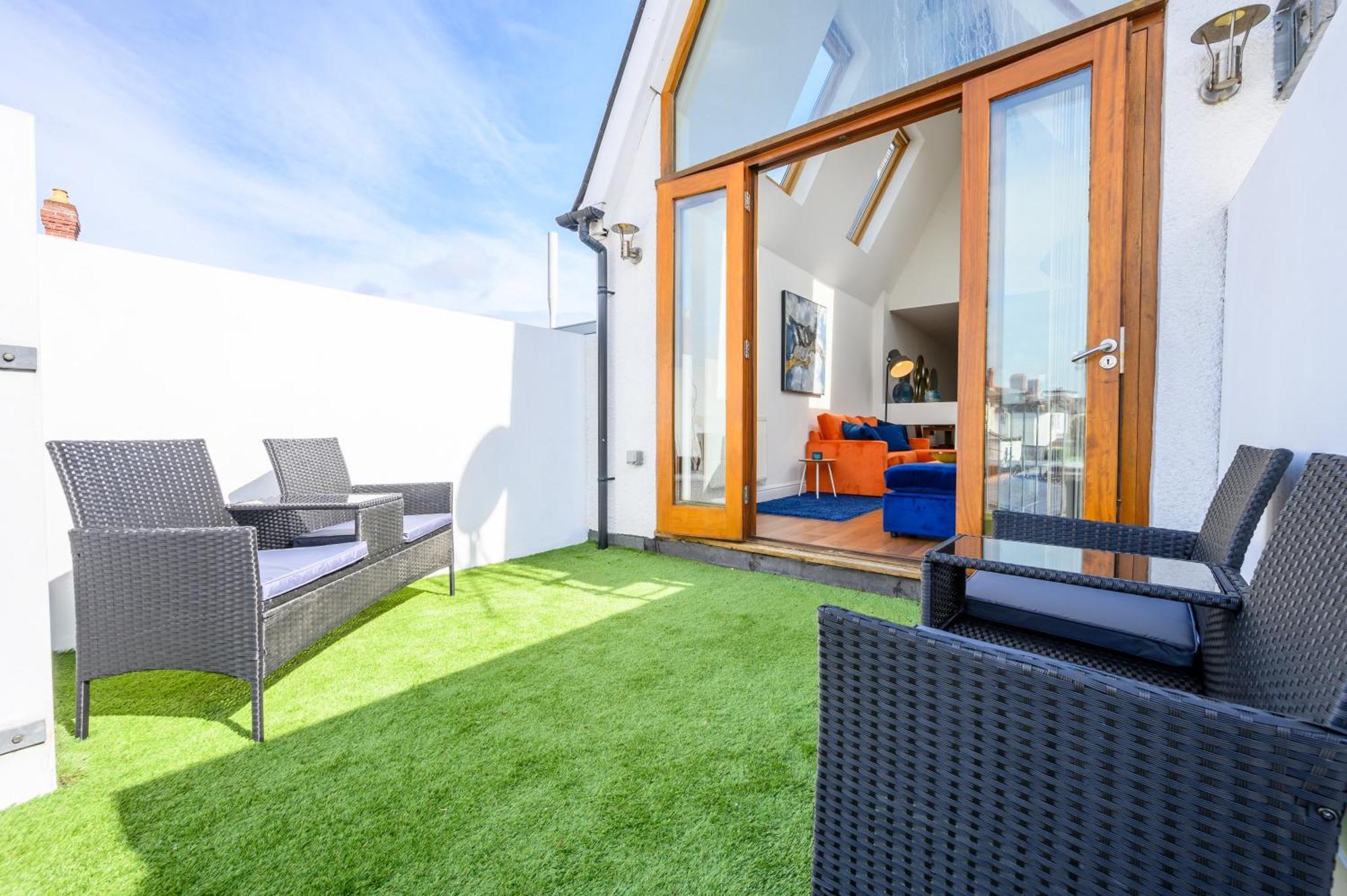 カーディフLlandaff Lofts By Ty Sa - 2 Bed With Terrace - Wifiアパートメント エクステリア 写真